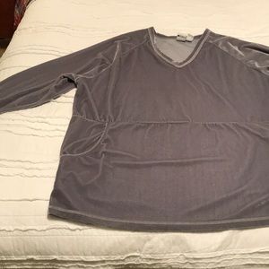 Roaman’s velvet pullover sweatshirt